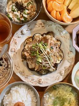 なすと豚バラのオイスターポン酢定食の写真