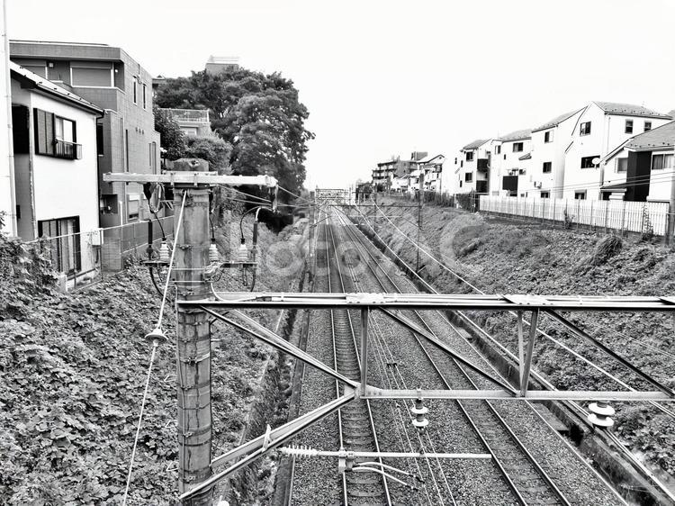 線路のある風景３　白黒 インフラ,コピースペース,コンクリートの写真素材