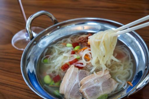 冷麺 冷麺 冷麺,麺,麺類の写真素材