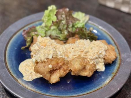 タルタルソースが香るチキン南蛮の盛り付け チキン南蛮,鶏肉,揚げ物の写真素材