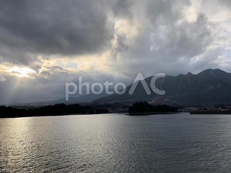 怪獣が出てきそうな海岸 ゴジラ,怪獣,海岸の写真素材