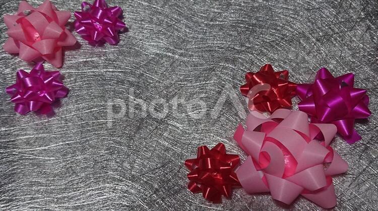 背景、テクスチャー(リボン付き、和紙柄、シルバー) クリスマス,蝶むすび,リボンの写真素材