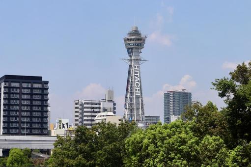 大阪市立美術館から望む通天閣 大阪市立美術館から望む通天閣 通天閣,osaka,大阪市の写真素材