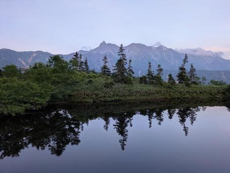 鏡平からの槍ケ岳 鏡平からの槍ケ岳の写真