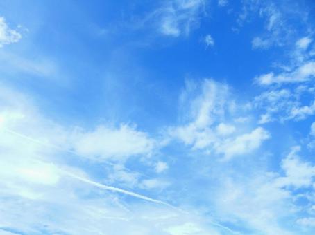 【空の写真】秋空 【空の写真】秋空 秋空,空,雲の写真素材