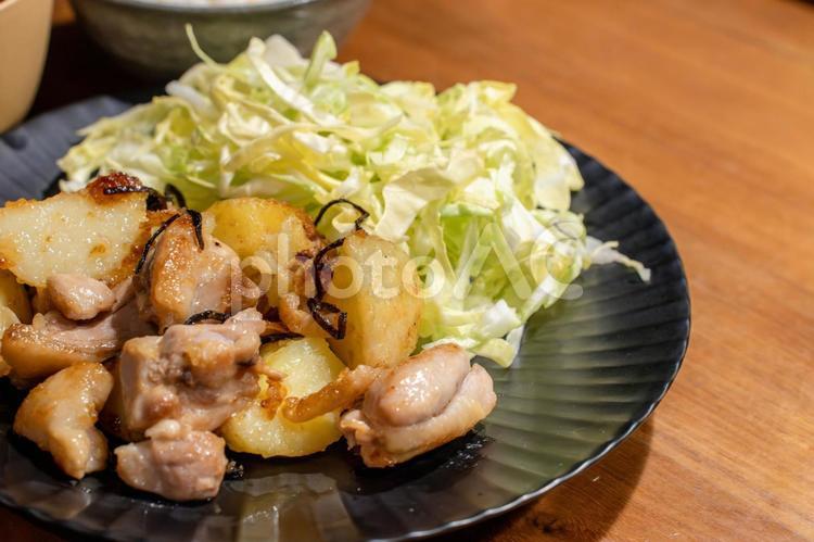 鶏肉とじゃがいもの香ばし炒め定食 鶏肉,じゃがいも,炒め物の写真素材