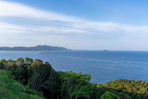 細島灯台(宮崎県日向市)から見た景色 細島灯台(宮崎県日向市)から見た景色の写真