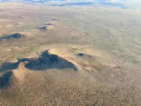 上空から見たモンゴルの平原 上空から見たモンゴルの平原 モンゴル,平原,草原の写真素材