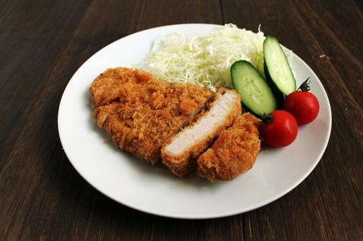 とんかつと野菜の盛り合わせ とんかつと野菜の盛り合わせの写真