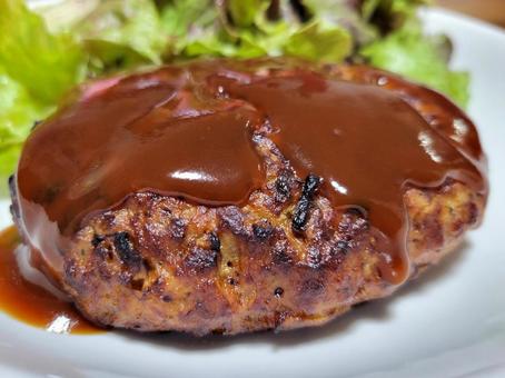 おうちの大きなハンバーグ おうちの大きなハンバーグ ハンバーグ,肉,惣菜の写真素材