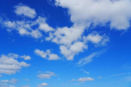 青い空と白い雲 青い空と白い雲の写真