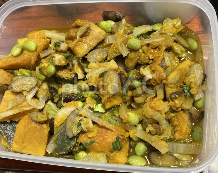 かぼちゃと枝豆の煮物 食事,自炊,カボチャと枝豆の煮物の写真素材