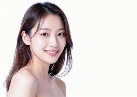美容イメージ・微笑む女性(白背景) 美容イメージ・微笑む女性(白背景)の写真