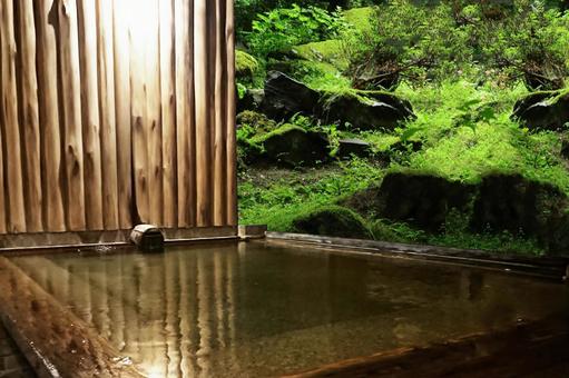 A tasteful open-air bath A tasteful open-air bath
