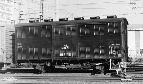 ツム1000形通風車（ツム2471） のりもの,鉄道写真,鉄道車両の写真素材