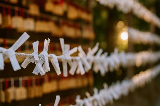 神社のおみくじ結び・パワースポット・参拝の写真