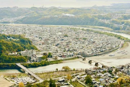 城山から錦帯橋が見える街並み 錦帯橋,城山,錦川の写真素材