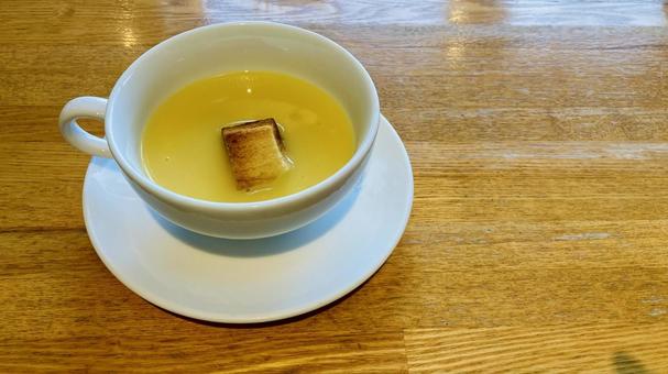 コーンスープ/クルトン大きめ コーンスープ,クルトン,大きいの写真素材