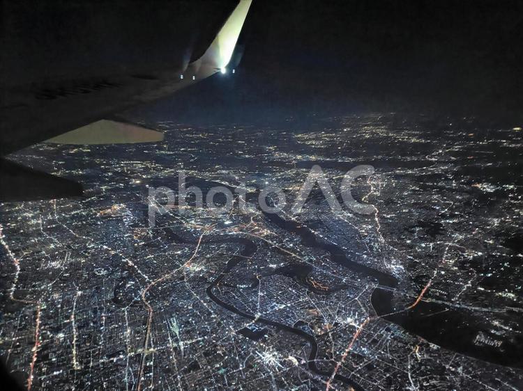眼下に広がる機上の夜景 飛行機,機上,夜景の写真素材