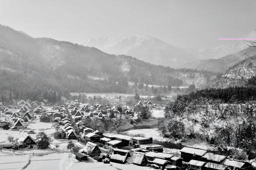 雪の白川郷 雪の白川郷 白黒,合掌造り,世界遺産の写真素材
