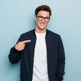 自信を示す男性のポートレート 自信を示す男性のポートレートの写真