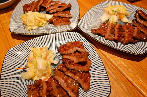 牛タン3人前 牛タン3人前 牛タン,牛タン定食,牛肉の写真素材