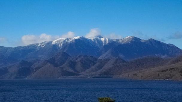 中尊寺湖 日光白根山 中尊寺湖 日光白根山の写真