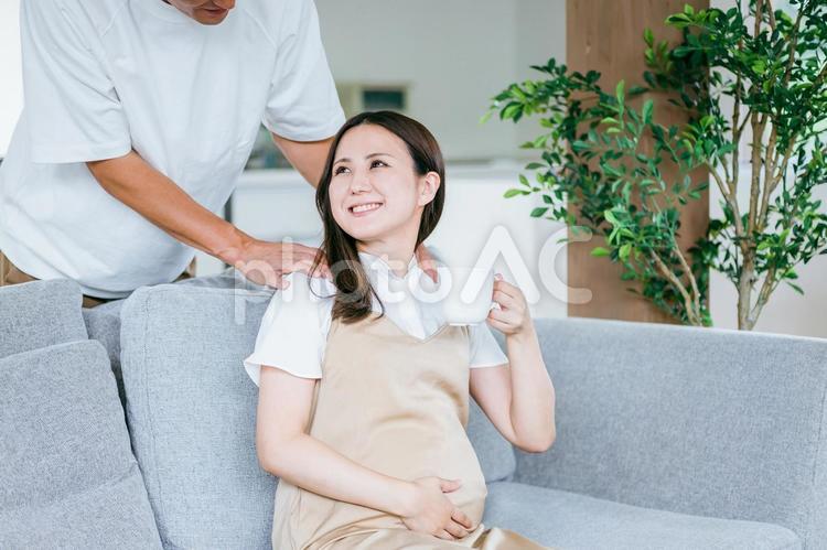 妊婦と男性 妊婦,妊娠,育児休業の写真素材