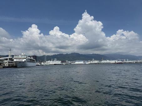 雲と海と船 雲と海と船 神戸,神戸港,港の写真素材