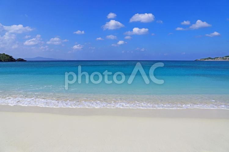 沖縄のきれいな海と空 沖縄,海,ビーチの写真素材