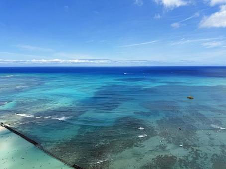ワイキキの水平線 ワイキキの水平線の写真