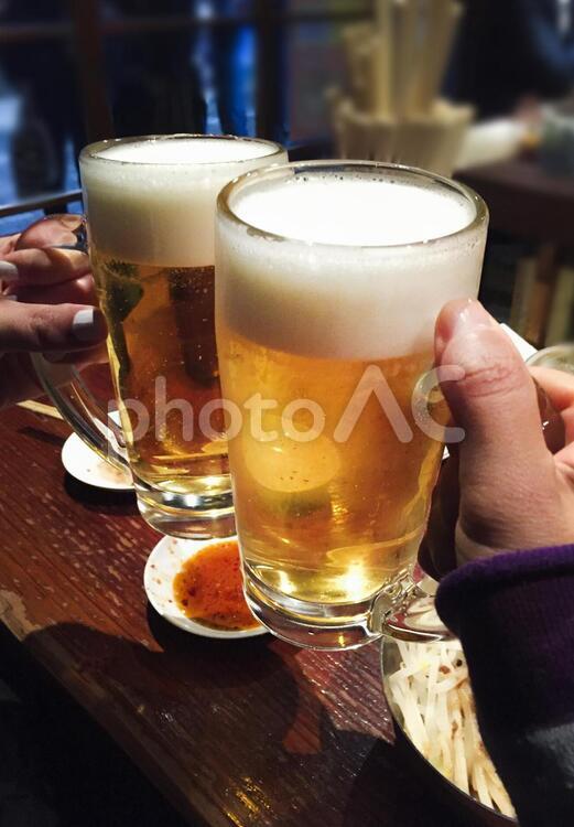 とりあえず生中で乾杯 ビール,生ビール,ジョッキの写真素材