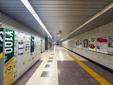 駅構内・連絡通路 駅,構内,通路の写真素材