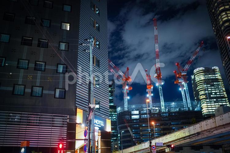 夜の建設現場 クレーン,ビル,夜の写真素材