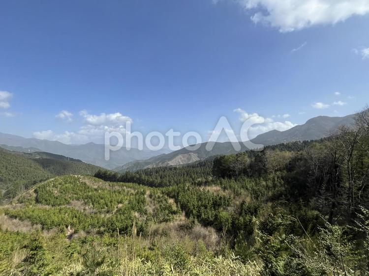 美しい空と山あいの風景 風景,景色,眺望の写真素材