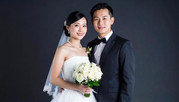 日本人の新郎新婦 ポートレート 日本人の新郎新婦 ポートレートの写真