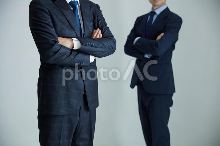 スーツを着た二人の男性　suits スーツ,男性,ビジネスの写真素材
