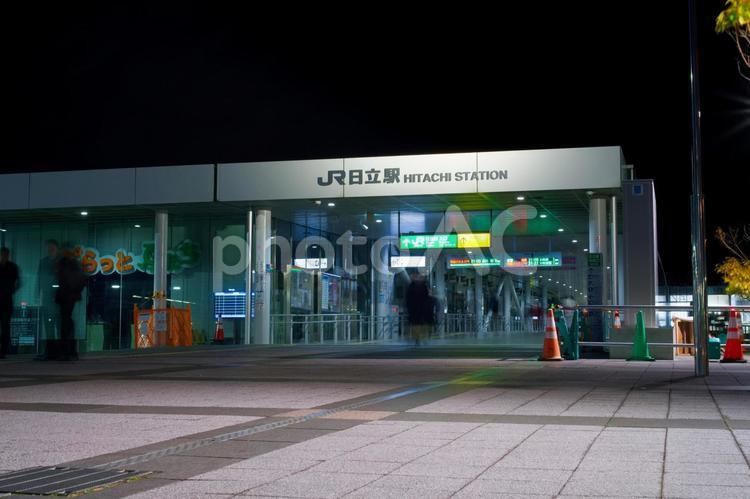 JR日立駅　施設外観　夜間 夜,夜景,風景の写真素材
