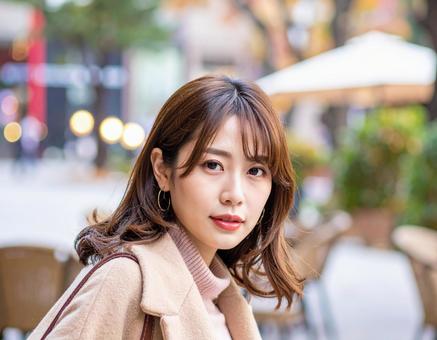 秋冬ファッション女性ポートレートの写真