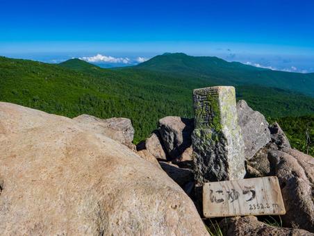 にゅう山頂 にゅう山頂 八ヶ岳,にゅう,天狗岳の写真素材