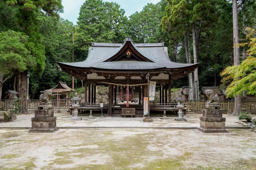 滋賀 大笹原神社 拝殿 滋賀 大笹原神社 拝殿の写真