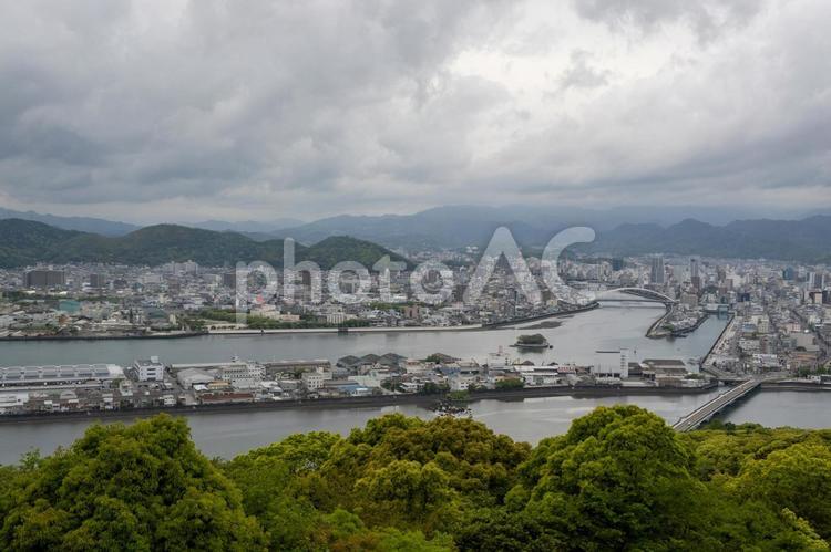 高台から見える風景 高台,風景,川の写真素材