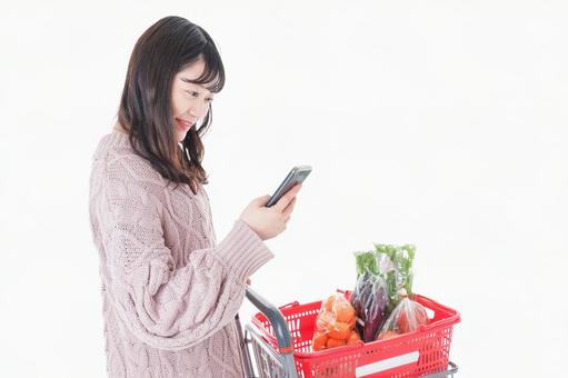 ライフスタイル ライフスタイル 決済方法,女性,お得の写真素材