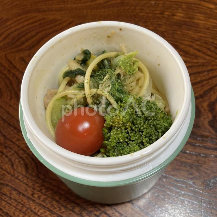 スープジャー弁当〜柚子胡椒パスタ 柚子胡椒,豚肉,パスタの写真素材