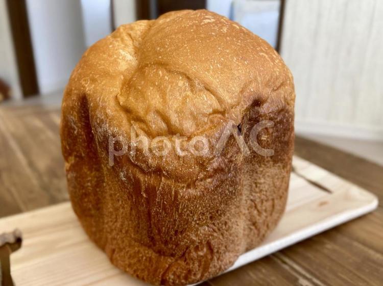 焼きたての手作り食パン 食パン,ホームベーカリー,手作りパンの写真素材