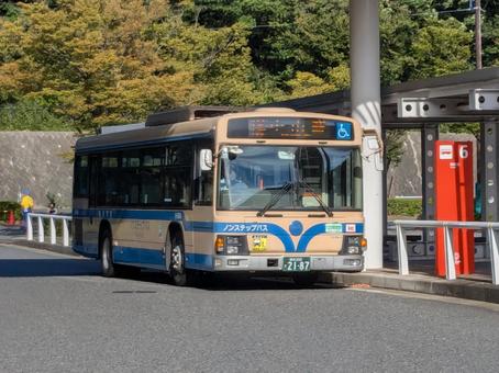 Photo, yokohama municipal bus, waste line, 139 system, 
