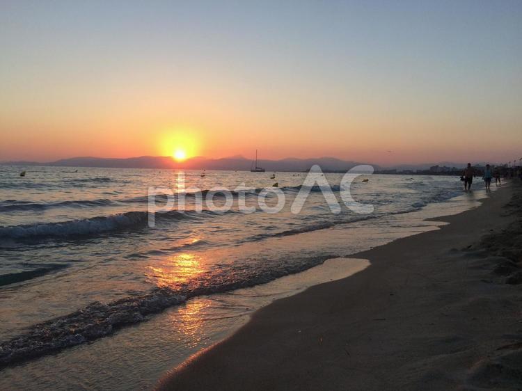スペインの夕暮れの海 スペイン,海,夕日の写真素材