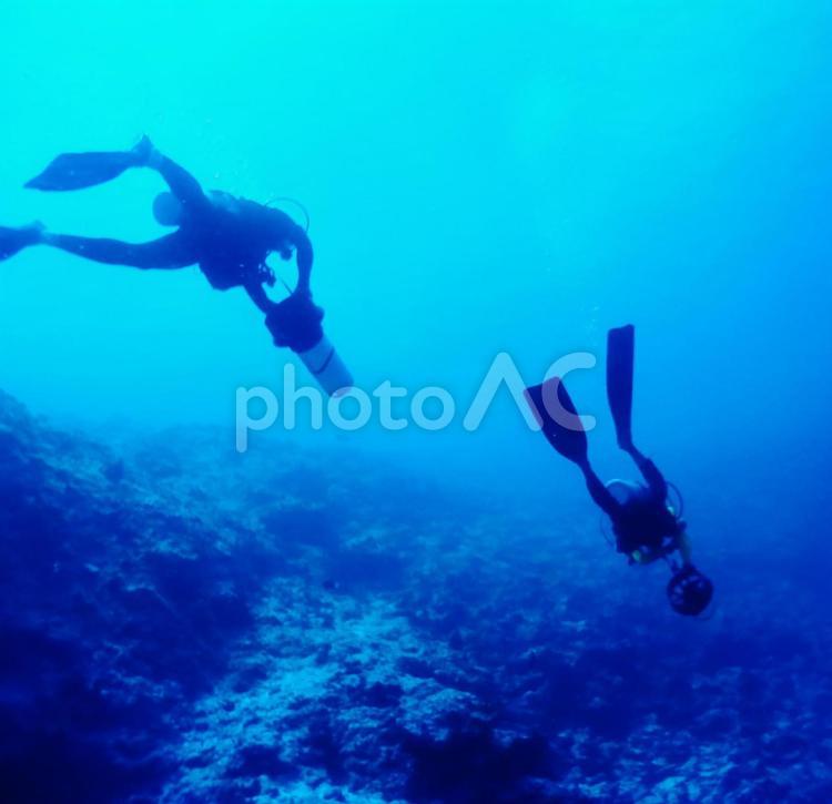 水中スクーターでダイビング ダイビング,水中スクーター,ダイバーの写真素材