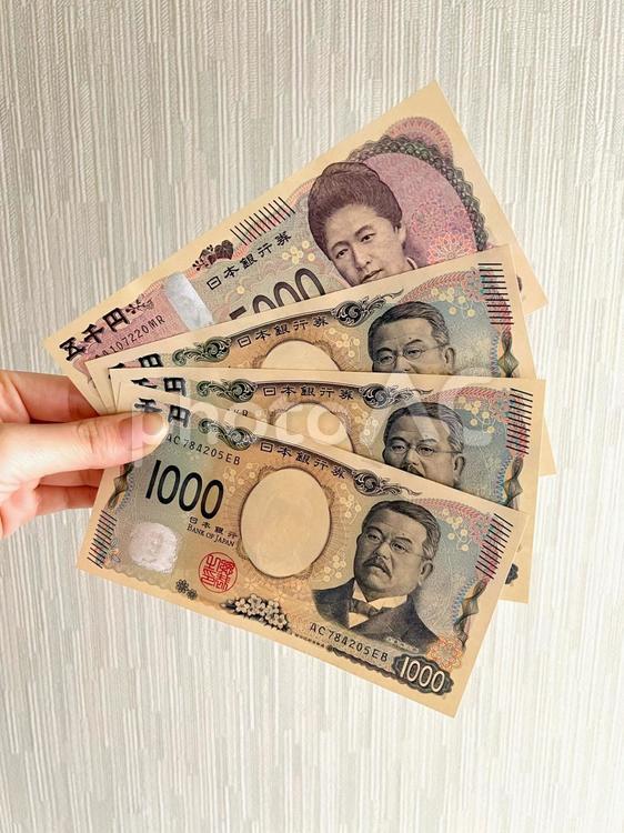 8000円 お金,8千円,8000円の写真素材