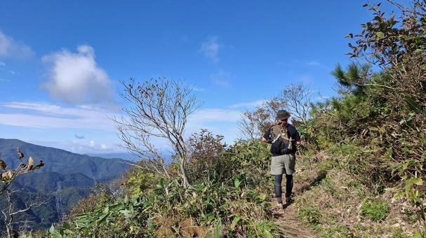 登山道を歩く登山者 登山,縦走,登山者の写真素材